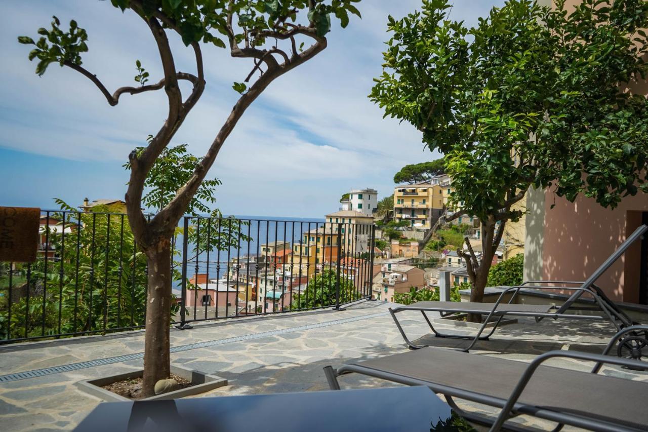 Cinque Terre Coast To Coast Hotel Riomaggiore Bagian luar foto