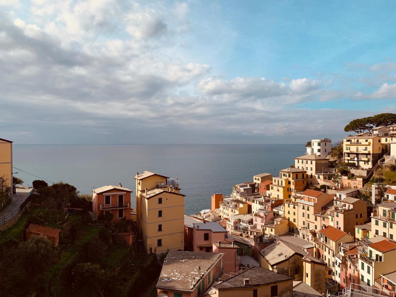 Cinque Terre Coast To Coast Hotel Riomaggiore Bagian luar foto