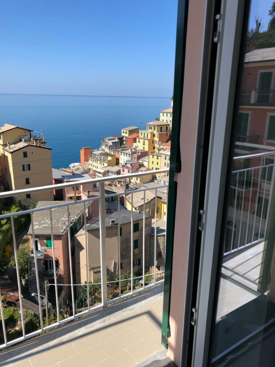 Cinque Terre Coast To Coast Hotel Riomaggiore Bagian luar foto