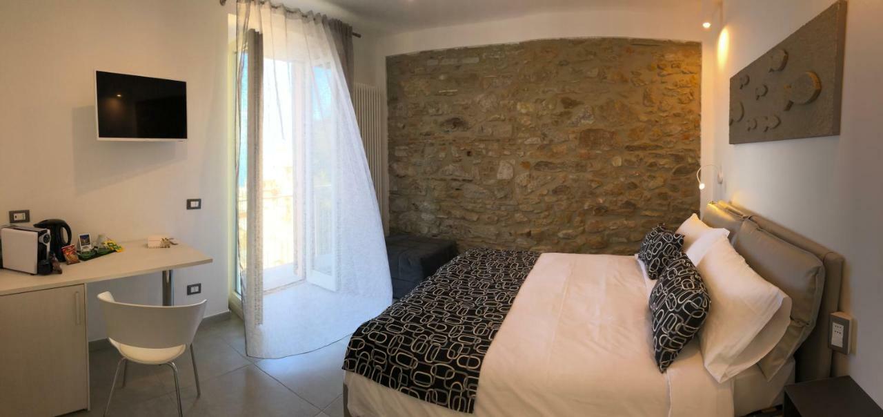 Cinque Terre Coast To Coast Hotel Riomaggiore Bagian luar foto