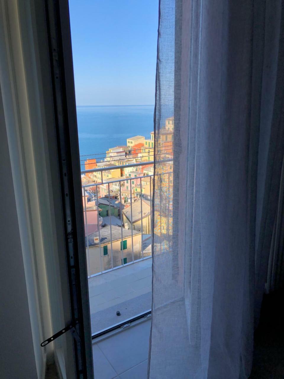 Cinque Terre Coast To Coast Hotel Riomaggiore Bagian luar foto