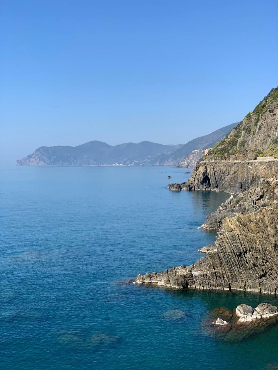 Cinque Terre Coast To Coast Hotel Riomaggiore Bagian luar foto